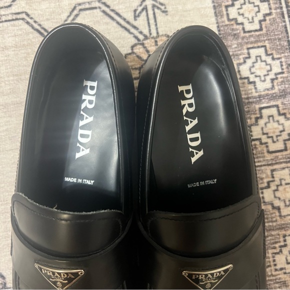 Prada Shoes! - Picture 5 of 7